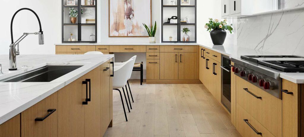 Examples of Wood Kitchen Cabinets with Black Hardware