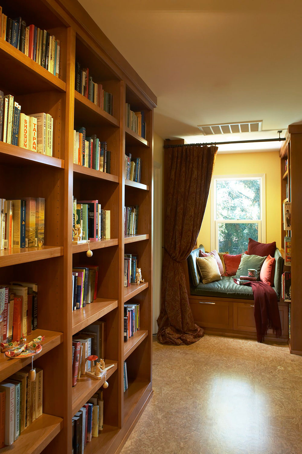 How To Design A Reading Nook For Poetic Moments2