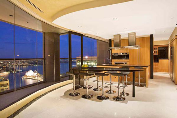 Showcase Of Beautiful And Overwhelming Large Luxury Kitchens 26