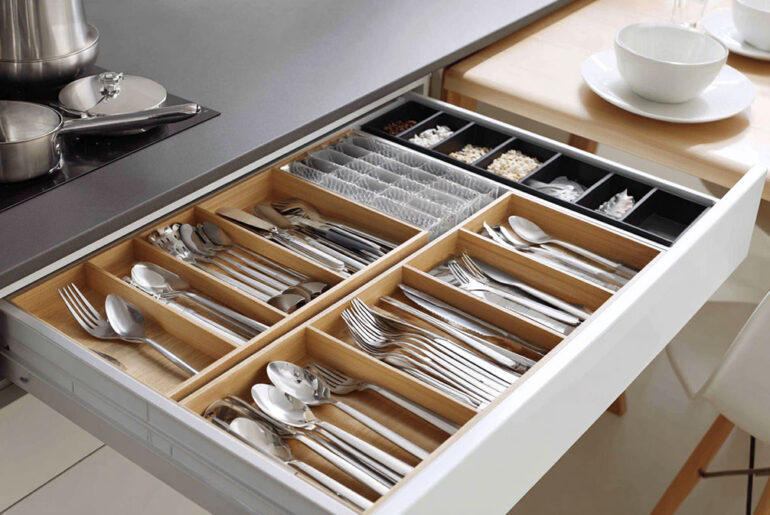 how to organize kitchen utensils